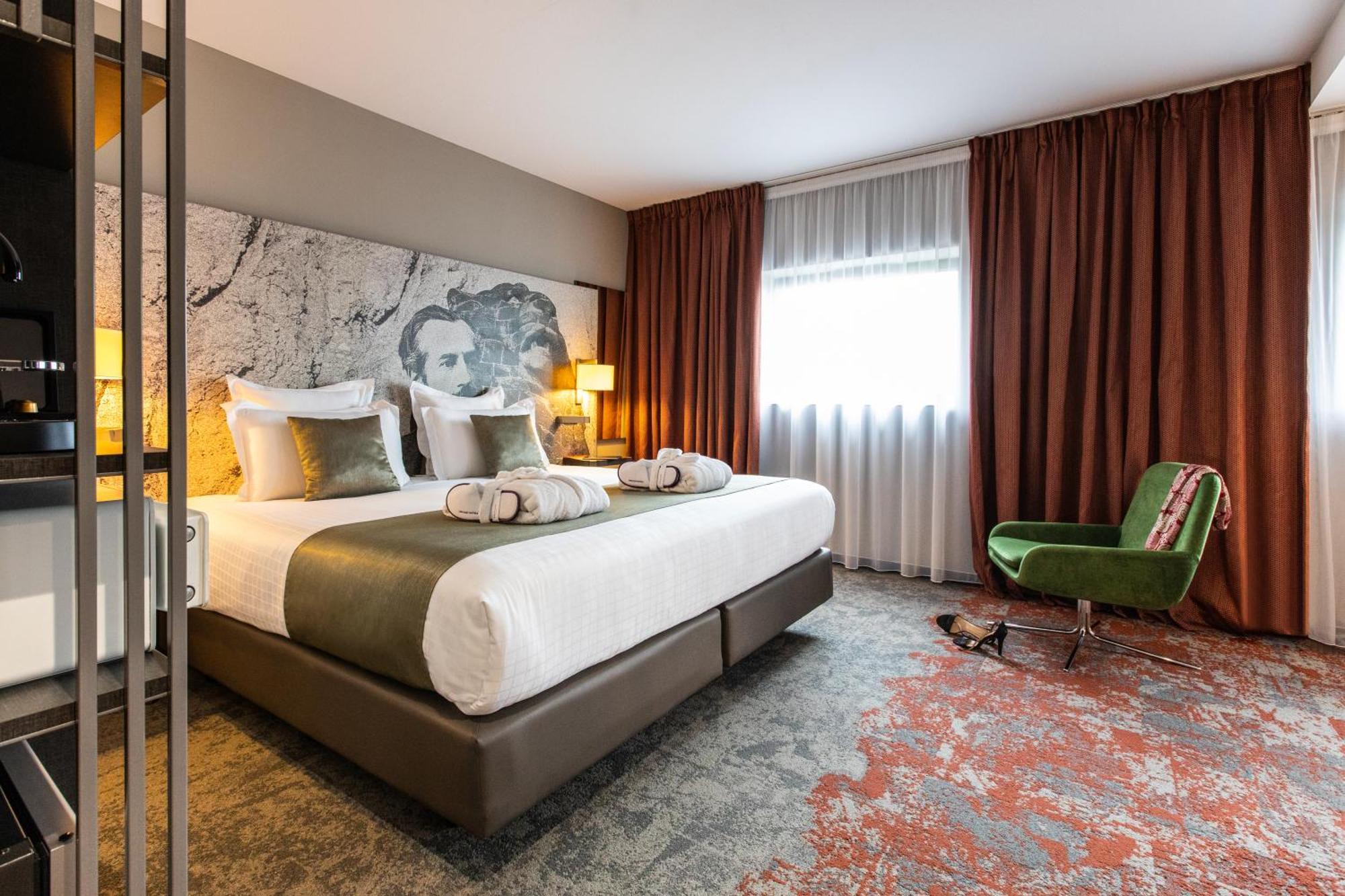 Mercure Centre Hotel 4*